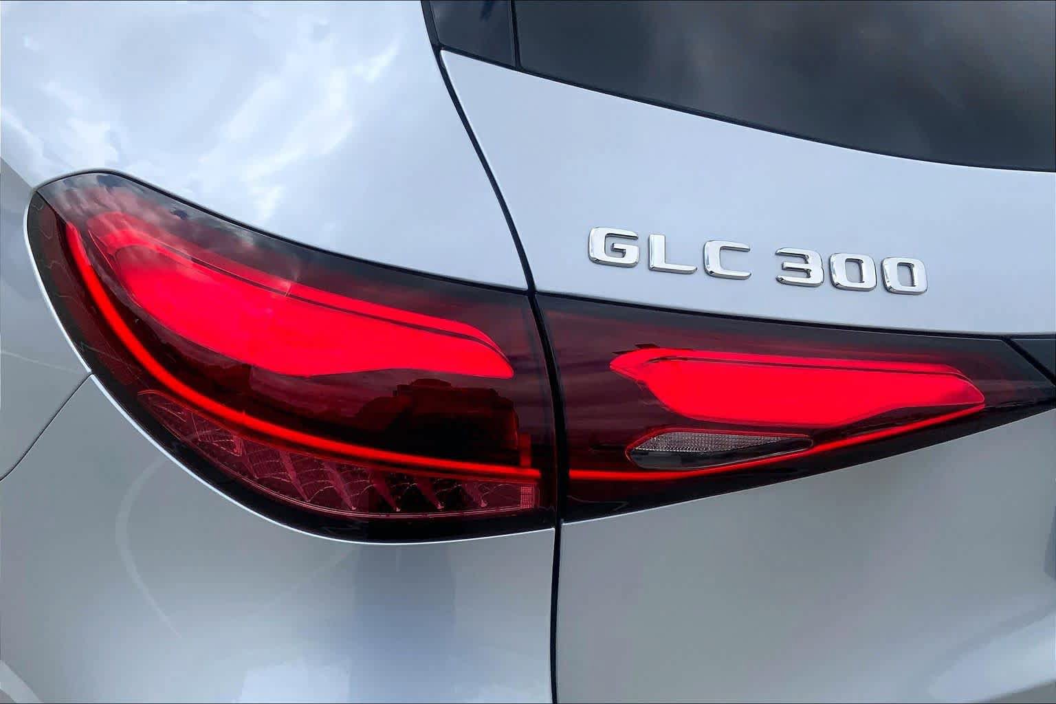 Used 2025 Mercedes-Benz GLC 300 image 28