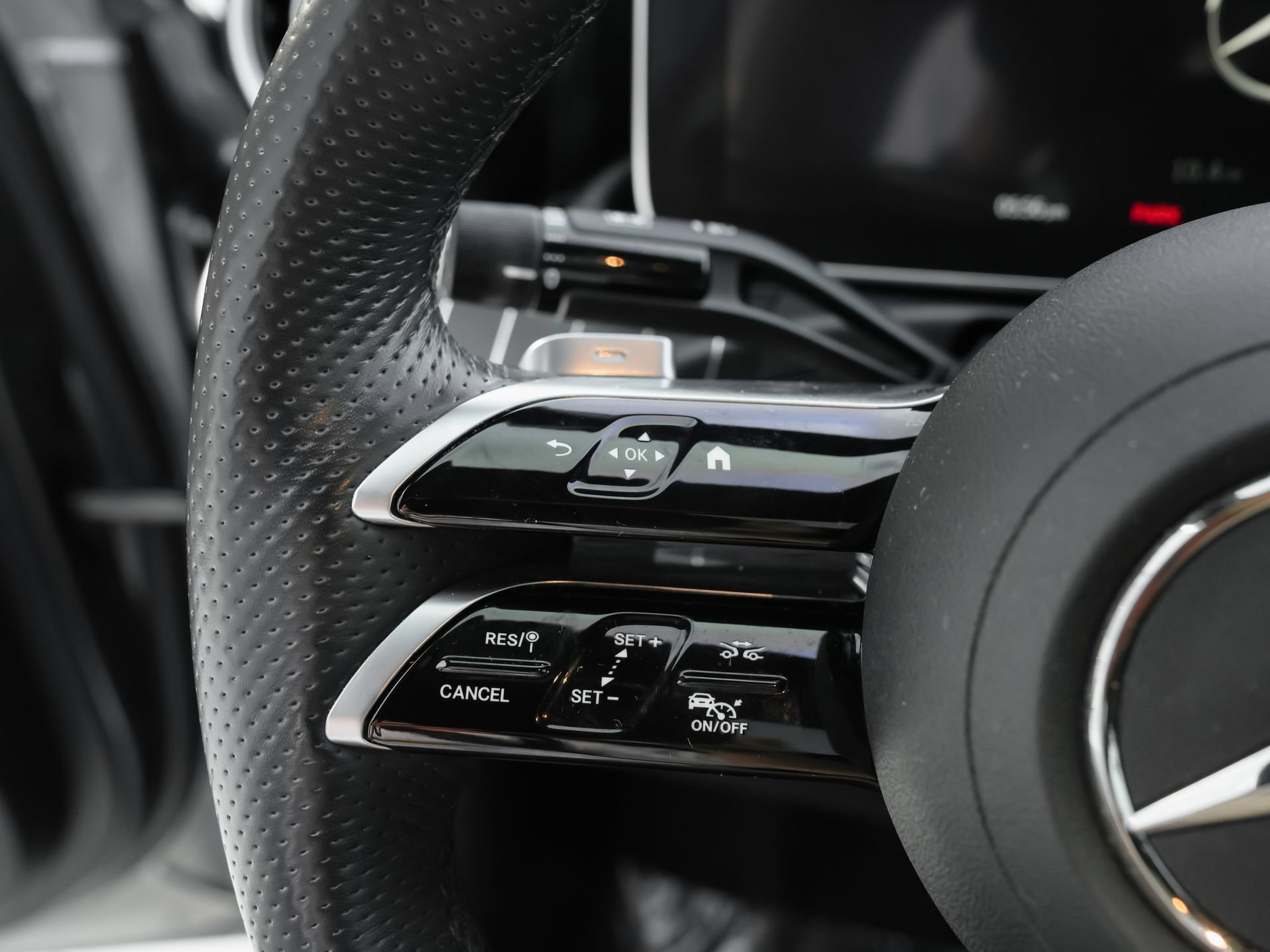 Used 2024 Mercedes-Benz C 300 Sedan image 17
