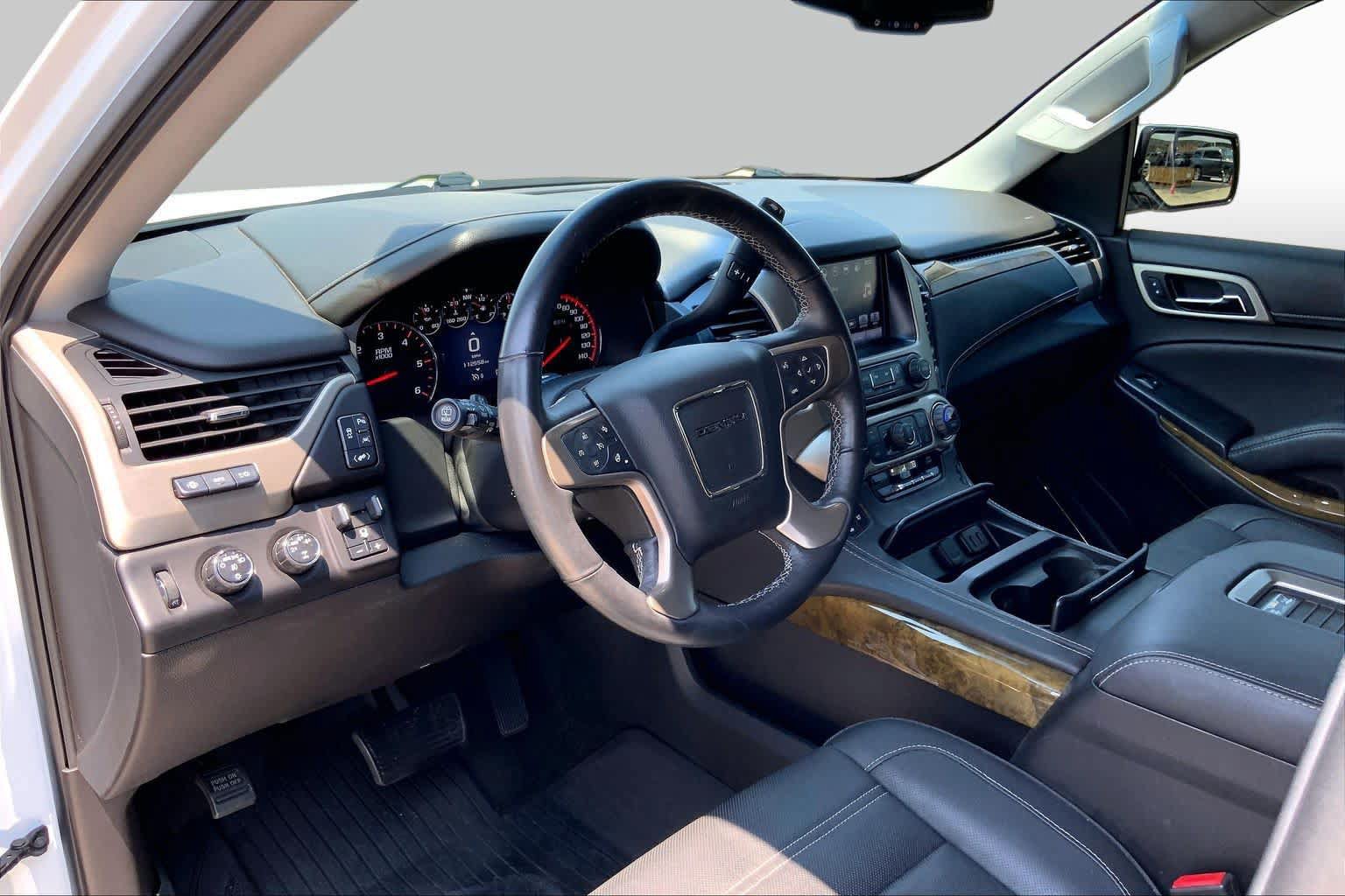 Used 2016 GMC Yukon Denali w/ Open Road Package AWD/4WD image 18