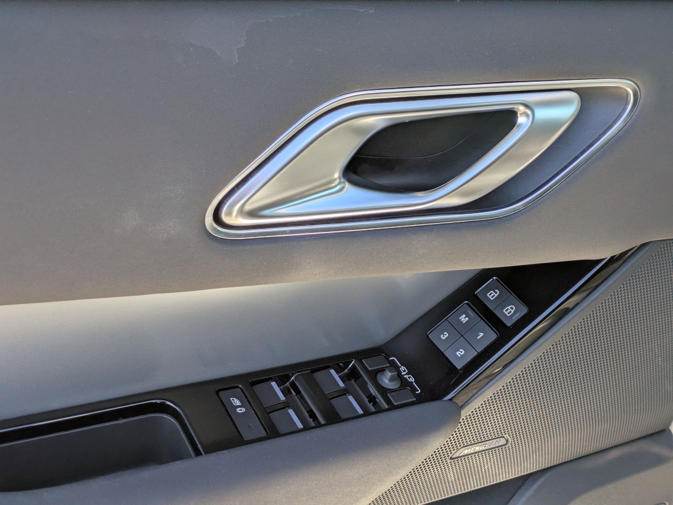 Certified 2024 Land Rover Range Rover Velar S image 13