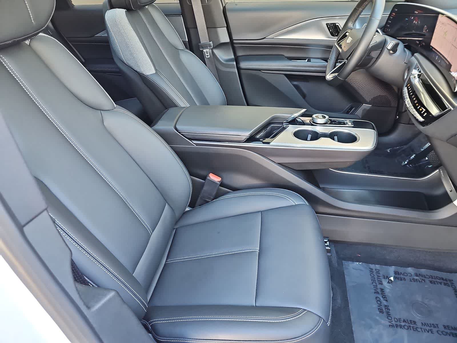 Used 2024 Cadillac Lyriq Tech AWD/4WD image 18