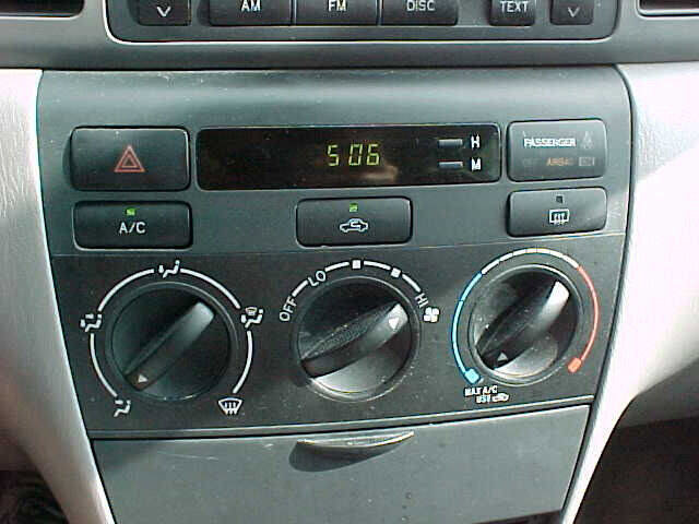 Used 2005 Toyota Corolla LE image 19