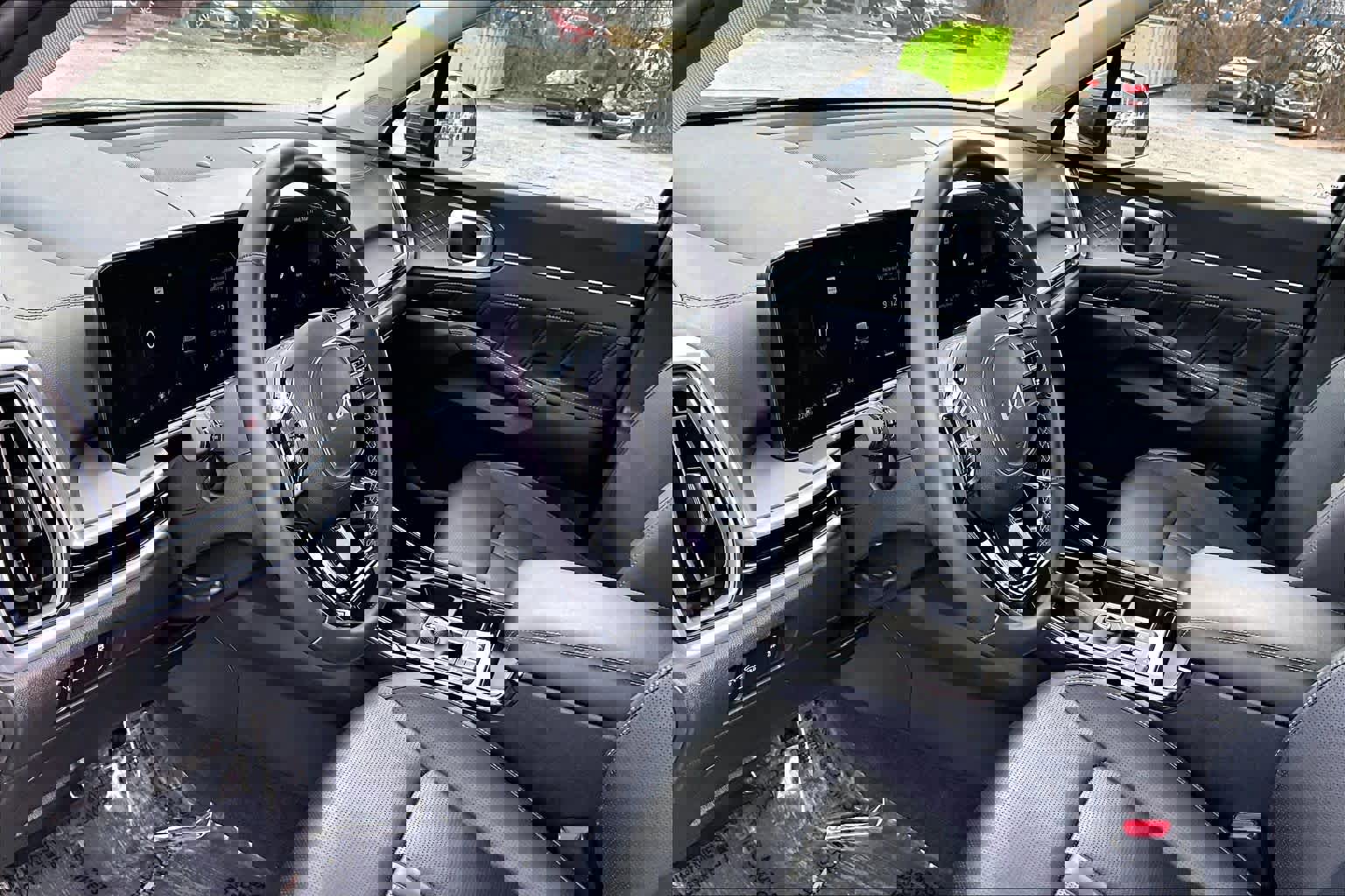 Used 2024 Kia Sorento SX image 16