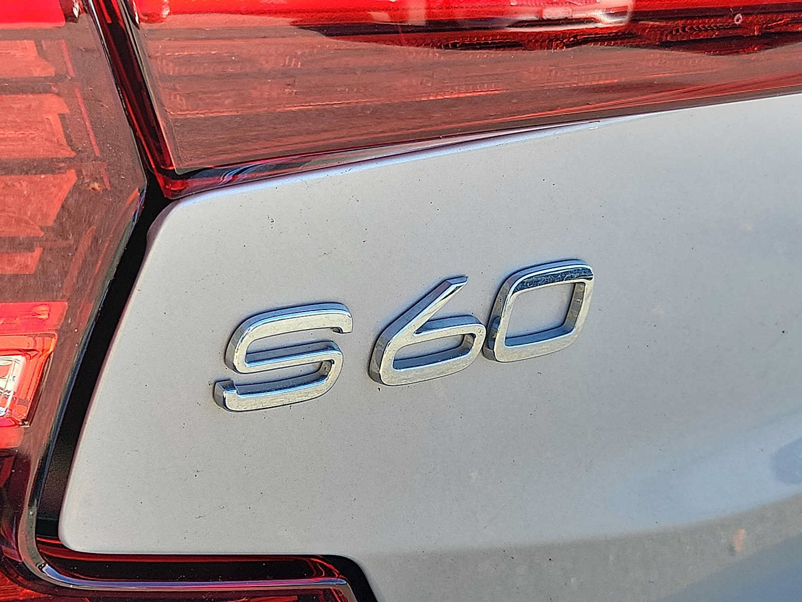Certified 2024 Volvo S60 T8 Plus AWD/4WD image 27