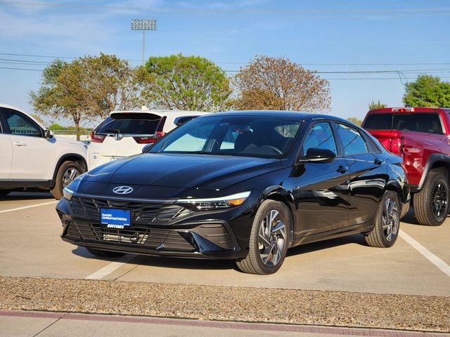 Certified 2025 Hyundai Elantra SEL image 2