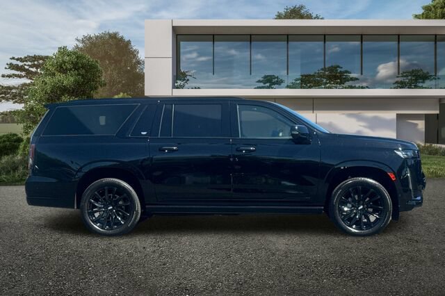 Certified 2023 Cadillac Escalade ESV Sport Platinum w/ LPO, ONYX Package AWD/4WD image 3