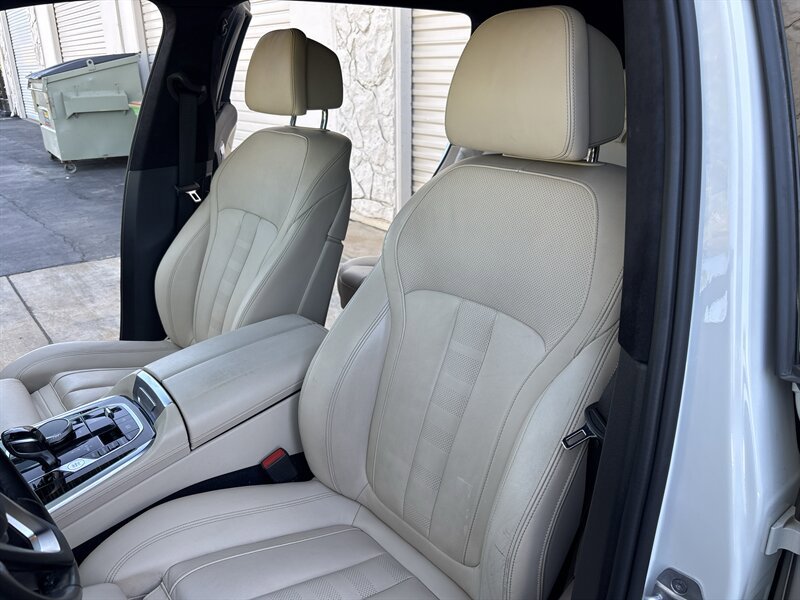 Used 2021 BMW X7 xDrive40i w/ Premium Package AWD/4WD image 25