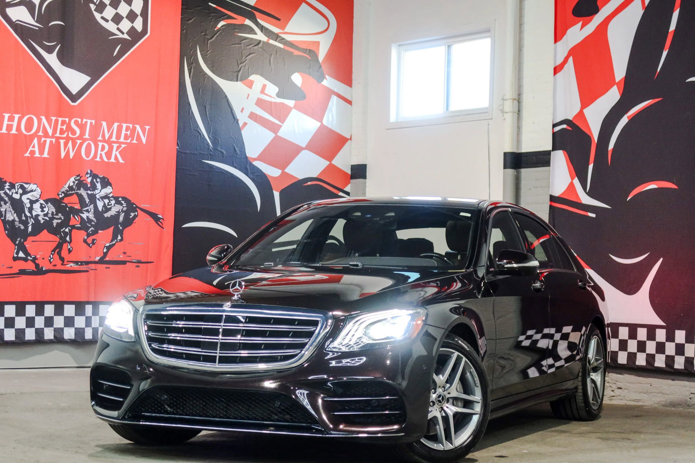 Used 2018 Mercedes-Benz S 560 4MATIC Sedan image 1