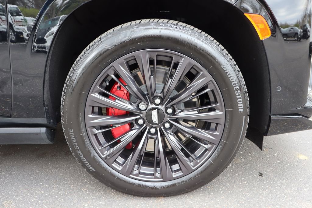 Used 2024 Cadillac Escalade ESV V w/ LPO, ONYX Package AWD/4WD image 18