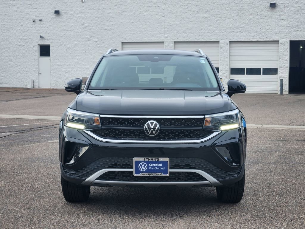 Certified 2024 Volkswagen Taos SE image 5