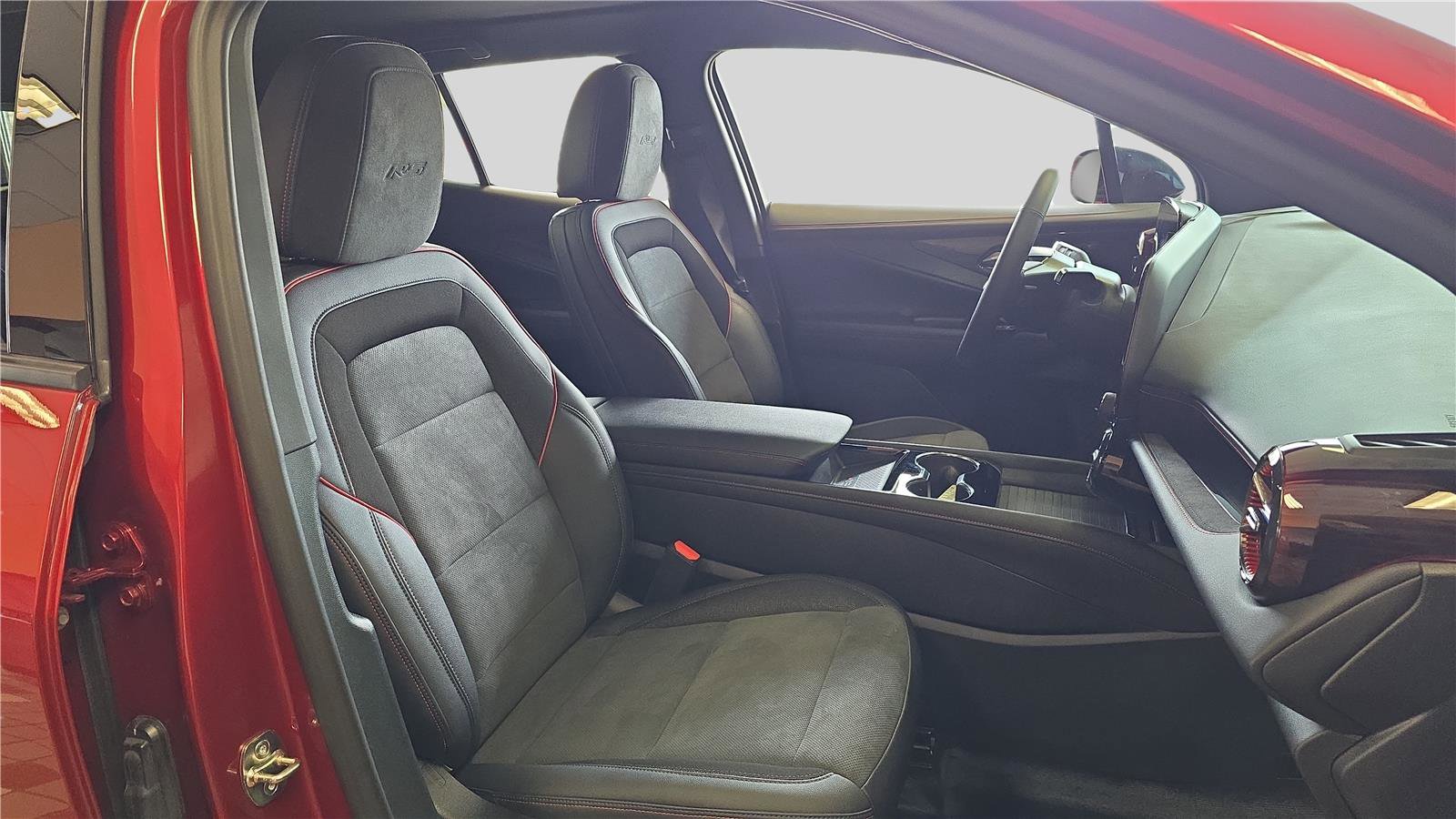 Used 2025 Chevrolet Blazer EV RS image 13