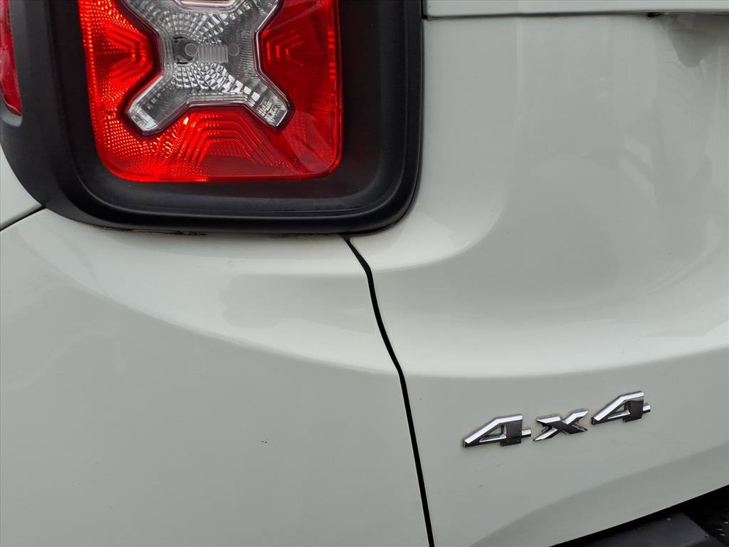 Used 2016 Jeep Renegade Sport w/ Power & Air Group image 11