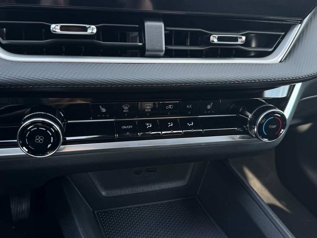 New 2026 Chevrolet Equinox LT w/ LPO, Floor Liner Package image 27