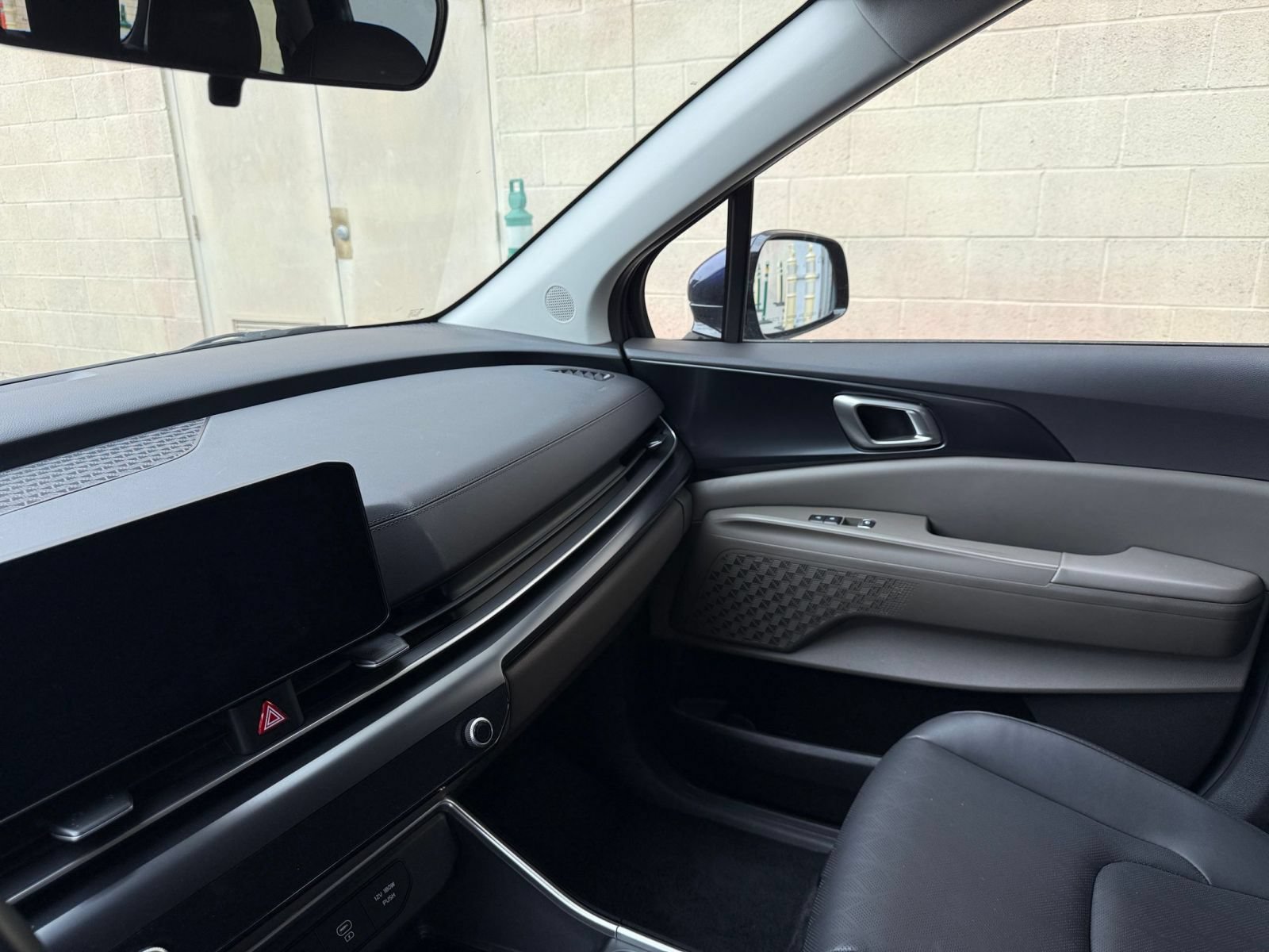 Used 2026 Kia Carnival FWD image 33