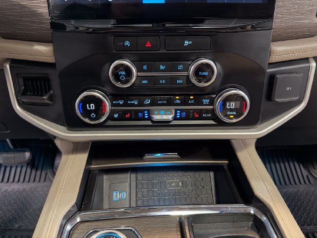 Used 2024 Ford Expedition Max Limited AWD/4WD image 23