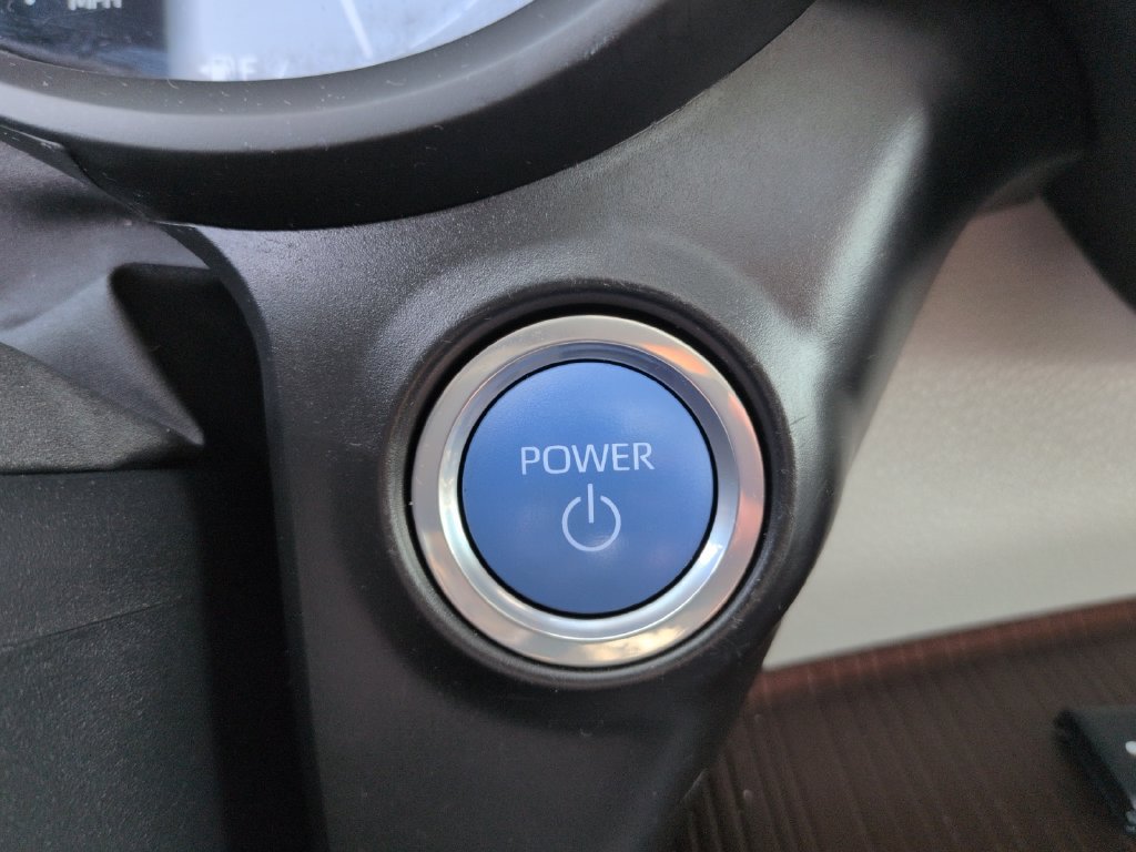 Used 2024 Toyota Sienna XLE FWD image 18