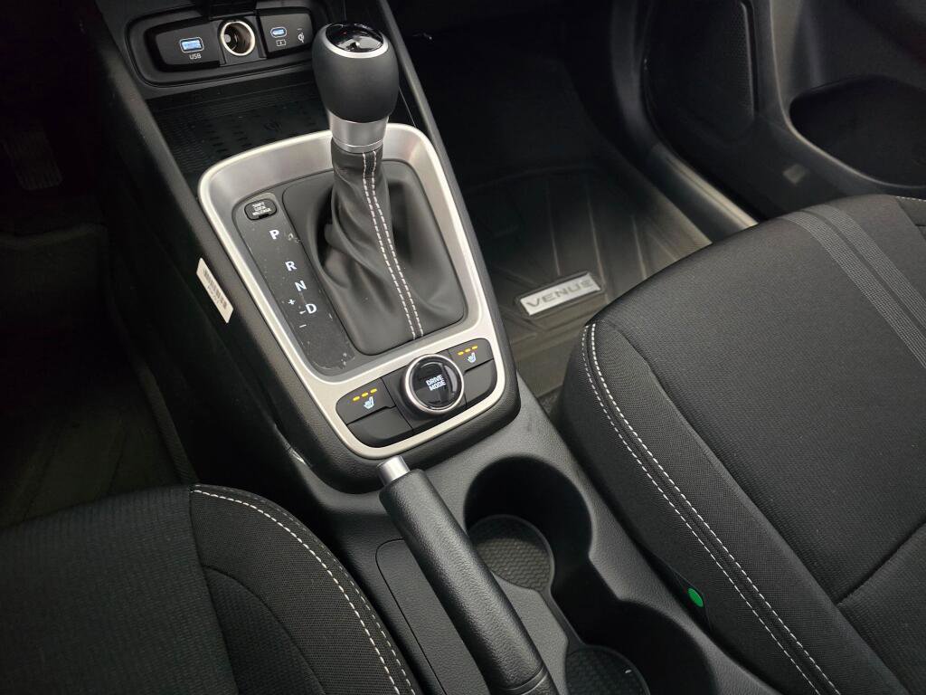 New 2026 Hyundai Venue SEL FWD image 31