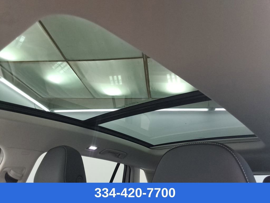 New 2025 Volkswagen Tiguan SE image 29