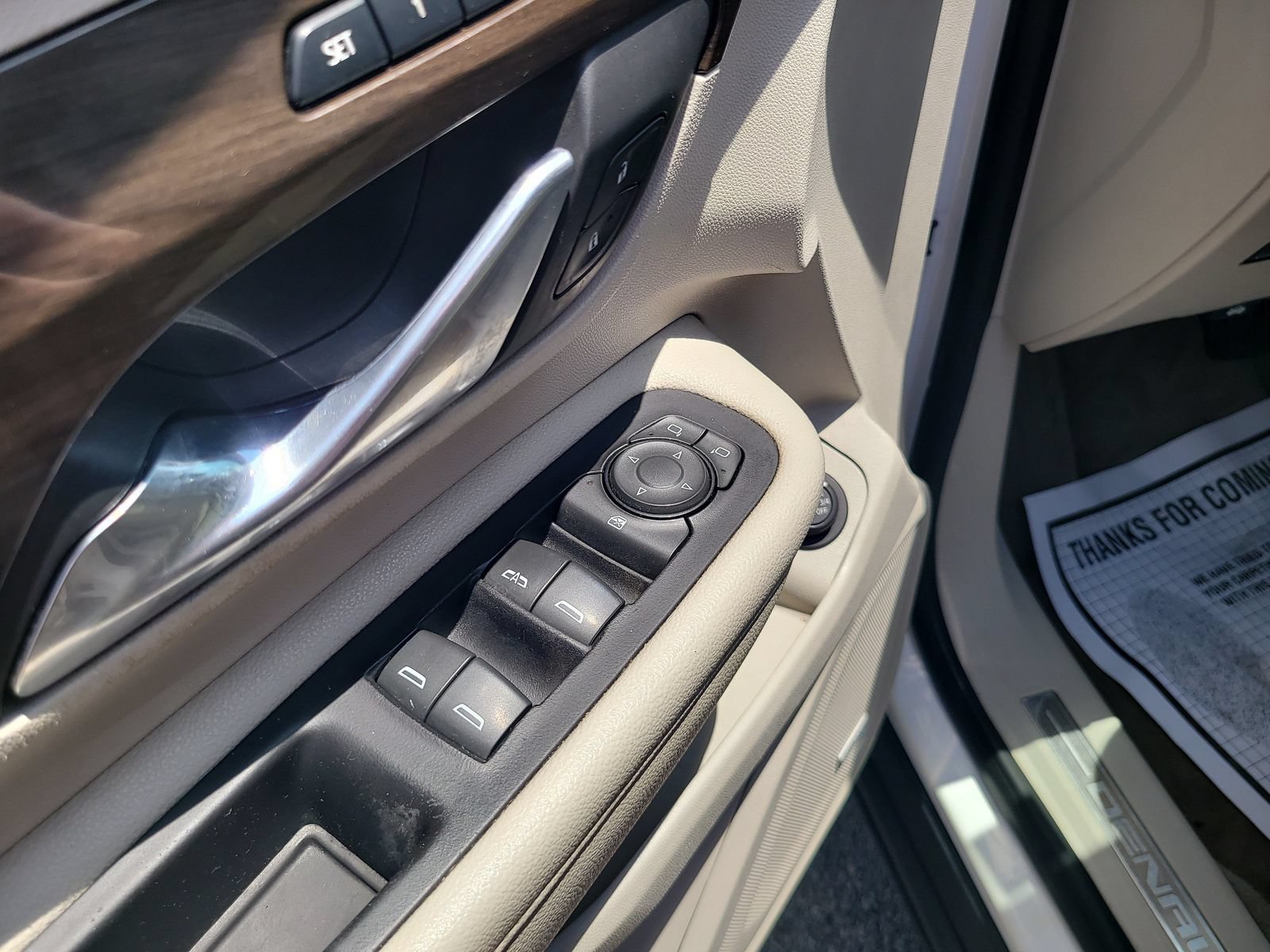 Used 2020 GMC Terrain Denali w/ Denali Premium Package FWD image 11