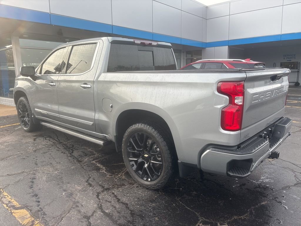 Used 2024 Chevrolet Silverado 1500 High Country image 3