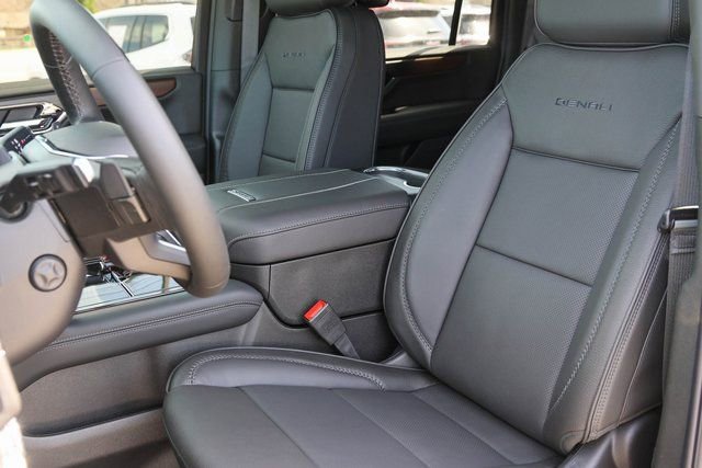 New 2026 GMC Yukon XL Denali w/ Denali Reserve Package image 15