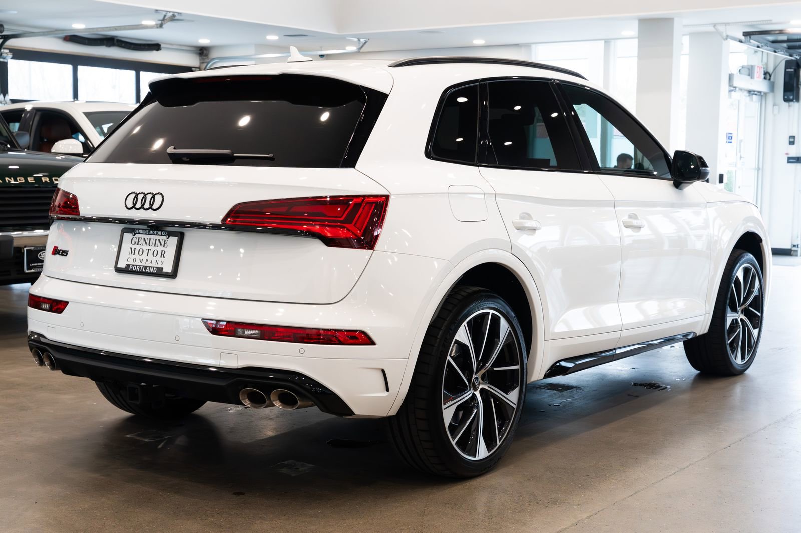 Used 2022 Audi SQ5 Premium Plus w/ Premium Plus Package image 4