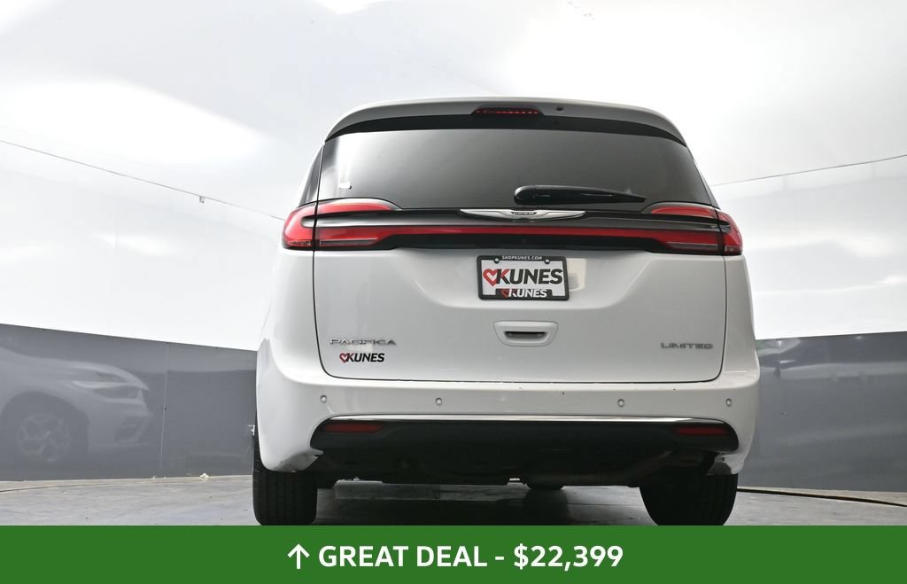 Used 2023 Chrysler Pacifica Limited FWD image 56
