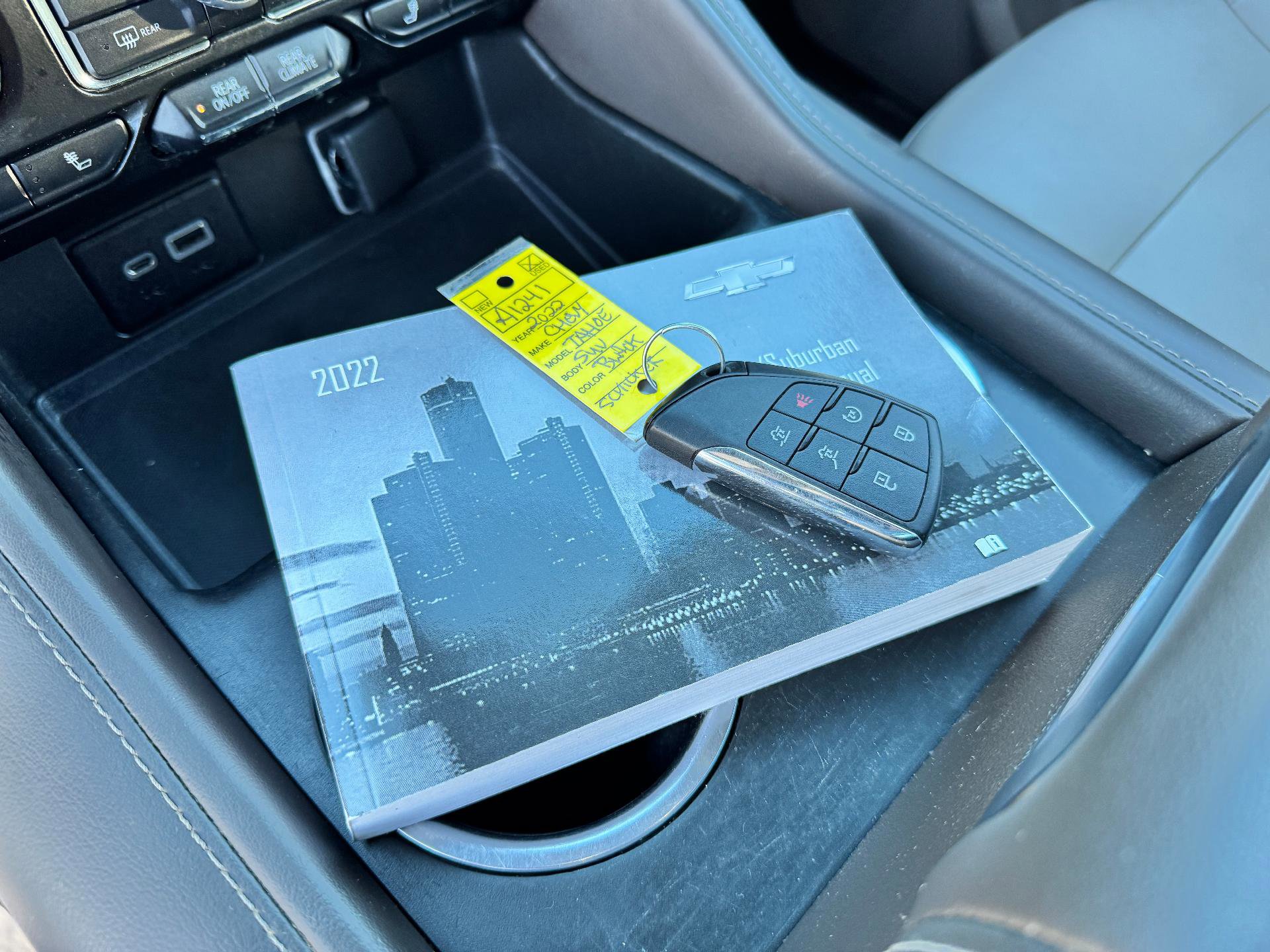 Used 2022 Chevrolet Tahoe Z71 w/ Luxury Package image 38