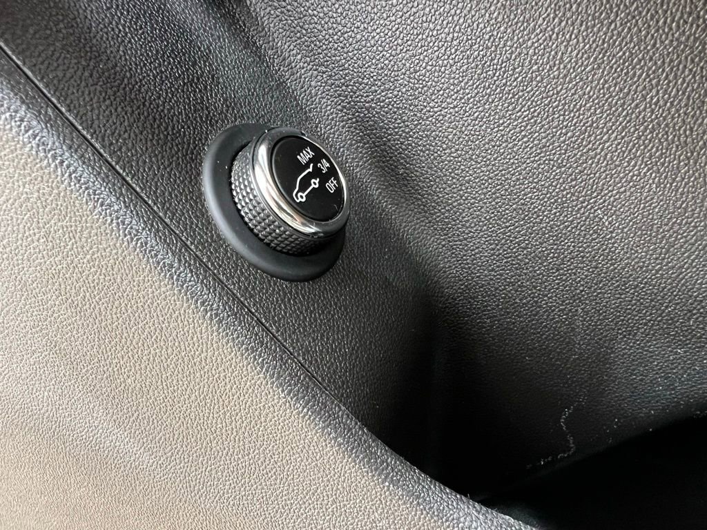 Used 2017 Cadillac XT5 Platinum w/ Driver Assist Package image 30