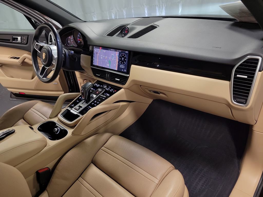Used 2020 Porsche Cayenne Base image 25