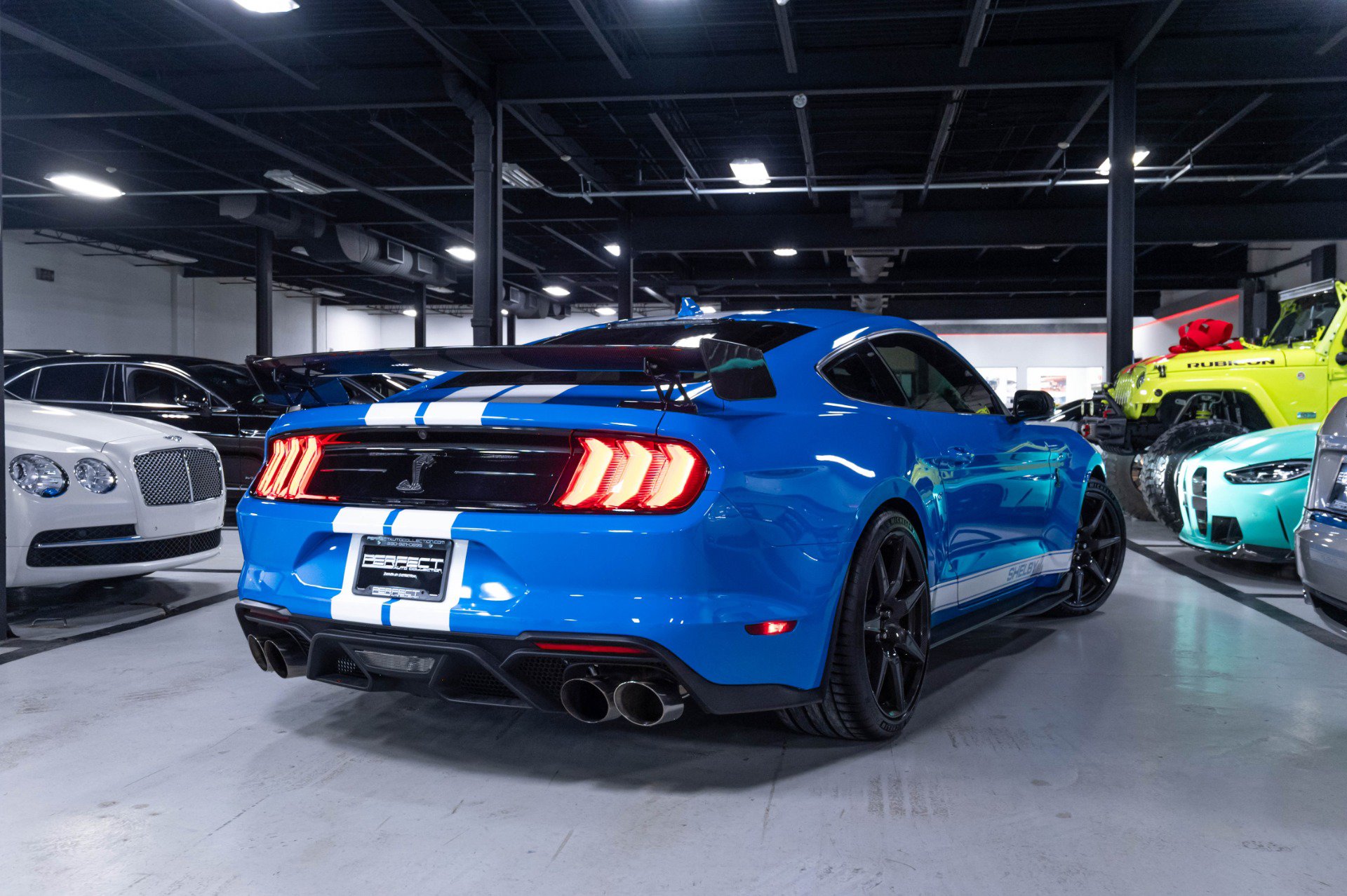 Used 2022 Ford Mustang Shelby GT500 w/ Carbon Fiber Track Pack RWD image 79