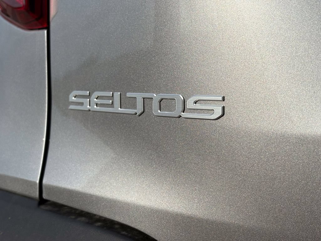 New 2026 Kia Seltos S FWD image 10
