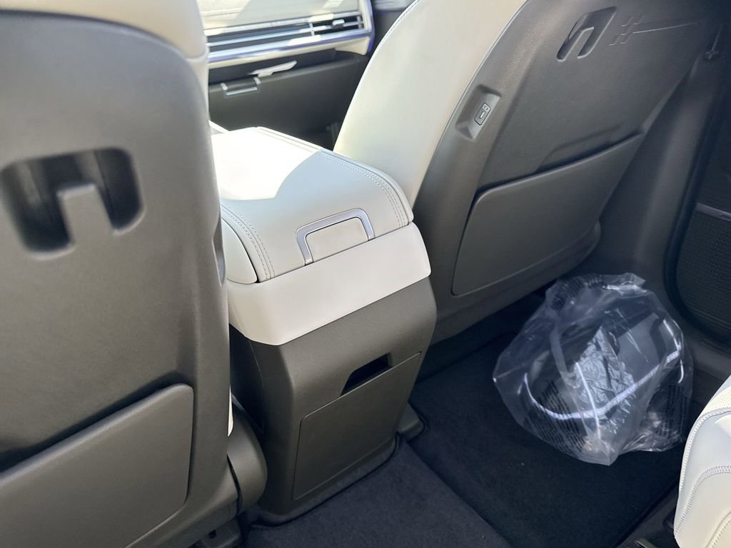 Used 2025 Hyundai Santa Fe Calligraphy image 31