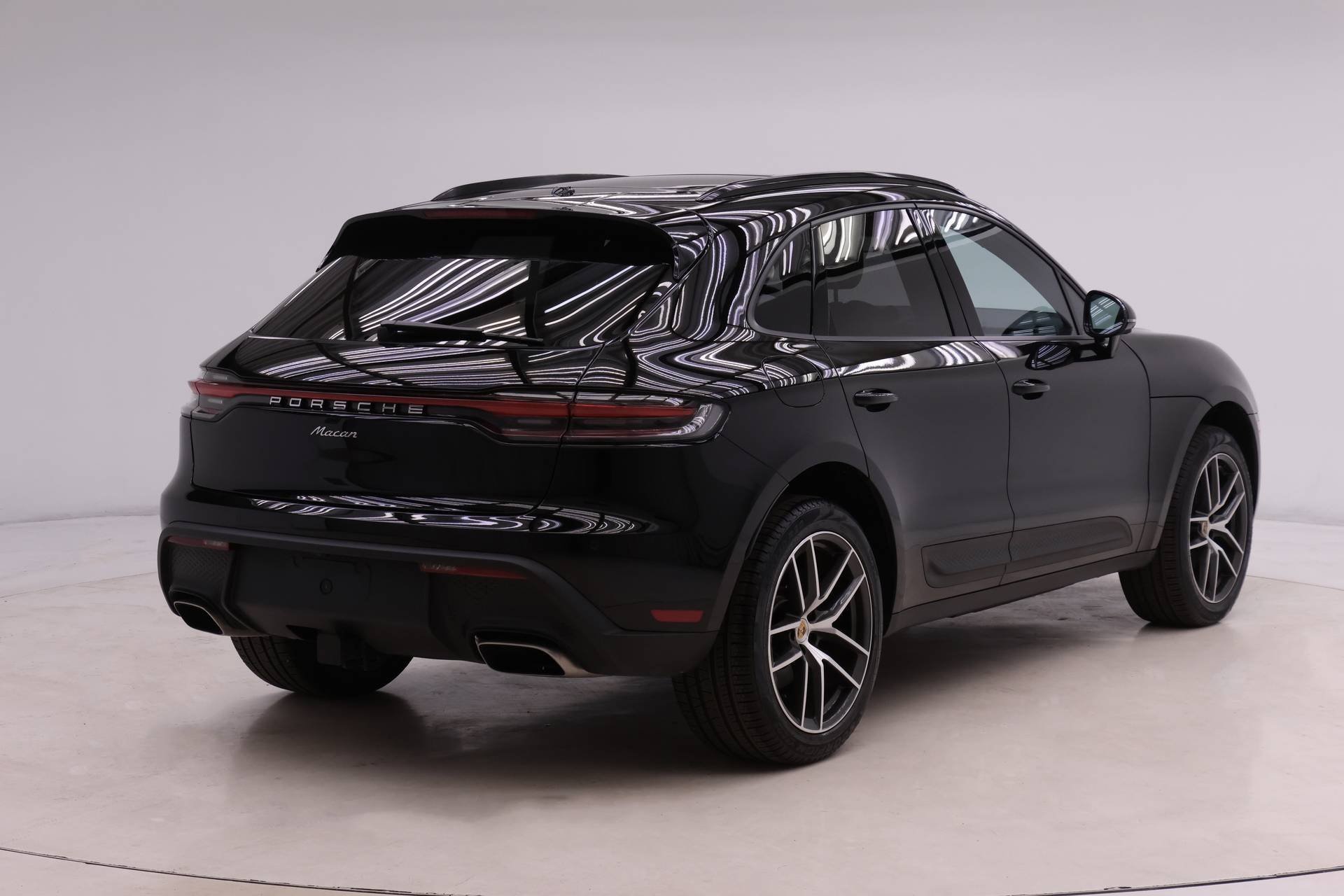 Used 2025 Porsche Macan image 6