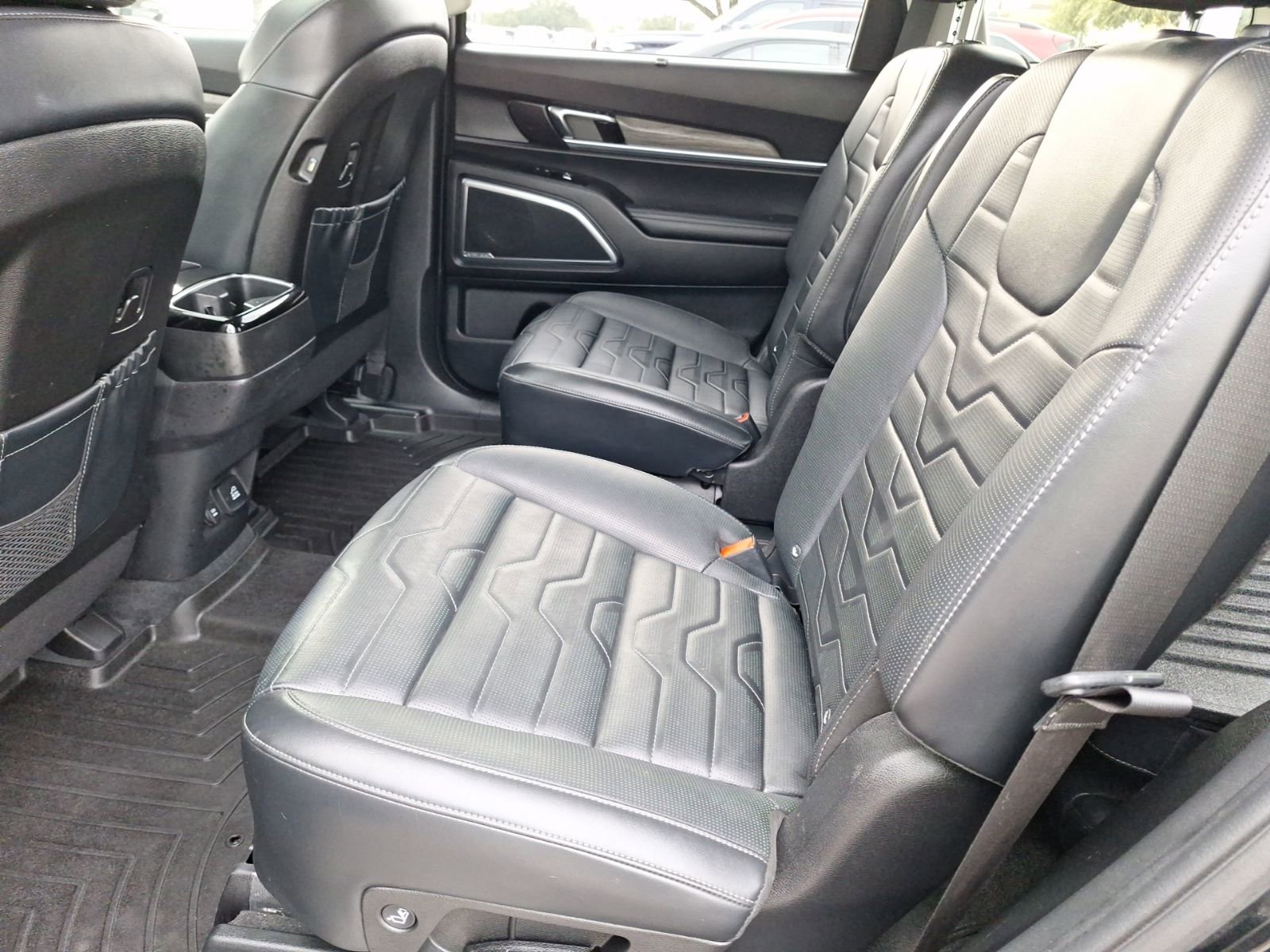 Used 2022 Kia Telluride SX w/ SX Prestige Package image 31