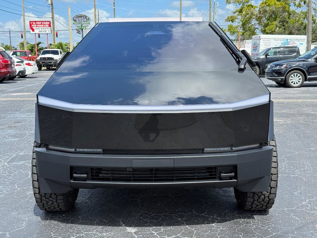Used 2024 Tesla Cybertruck AWD Crew Cab image 8