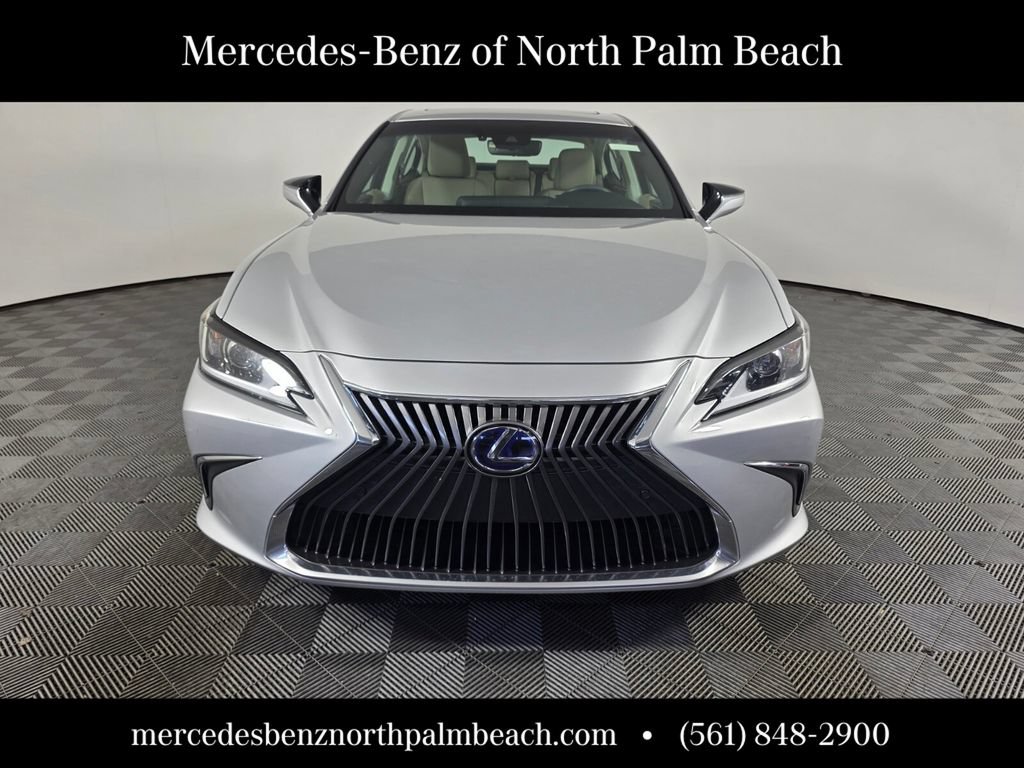 Used 2019 Lexus ES 300h w/ Premium Package FWD image 2
