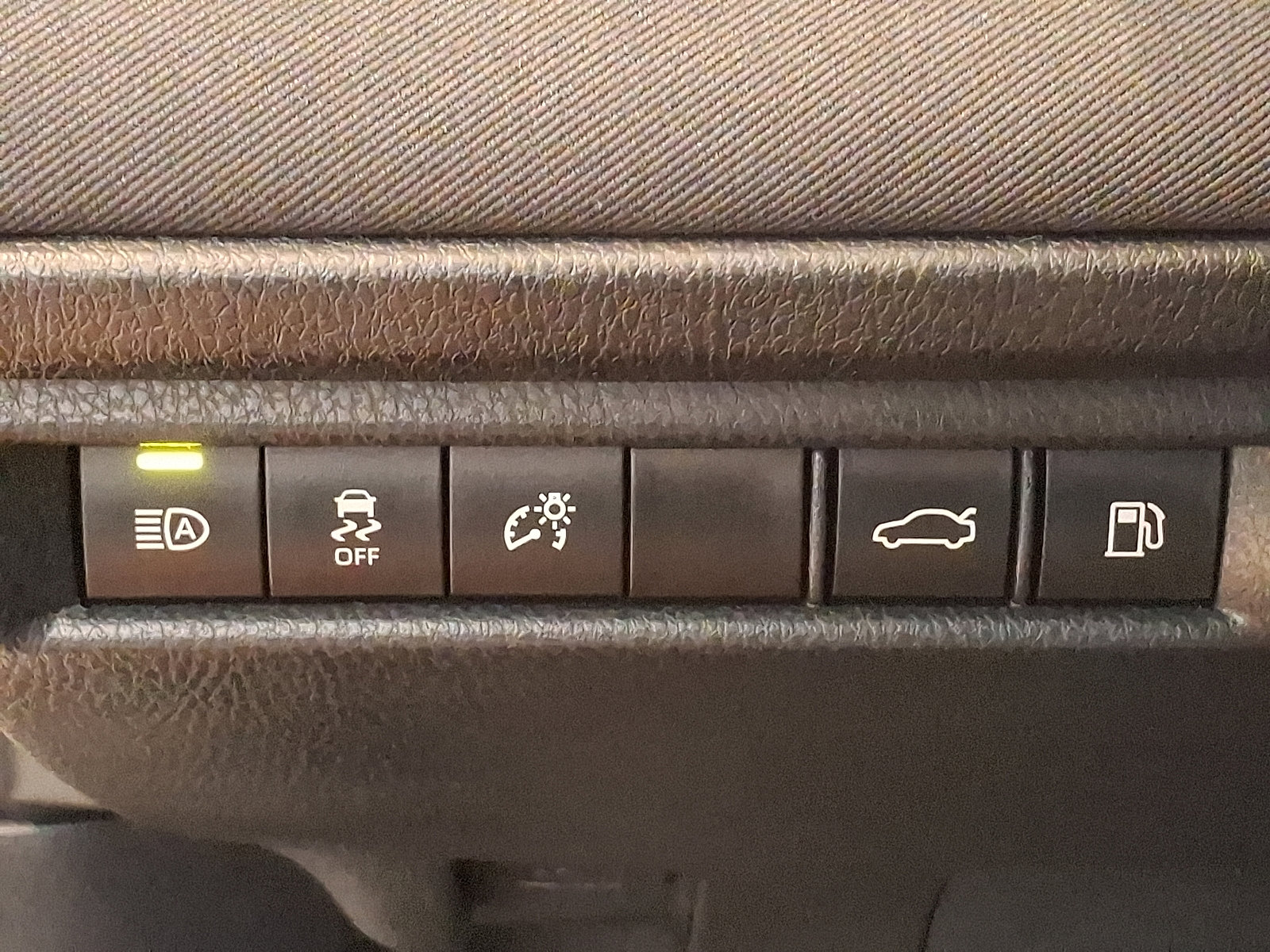 Certified 2025 Toyota Camry LE image 24