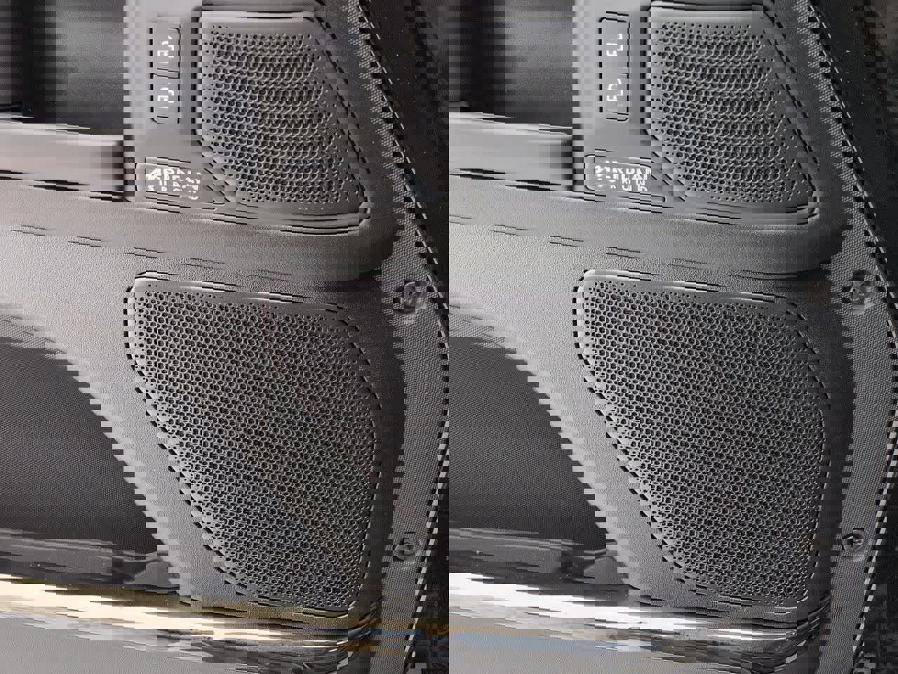 New 2026 Land Rover Defender 110 OCTA image 32