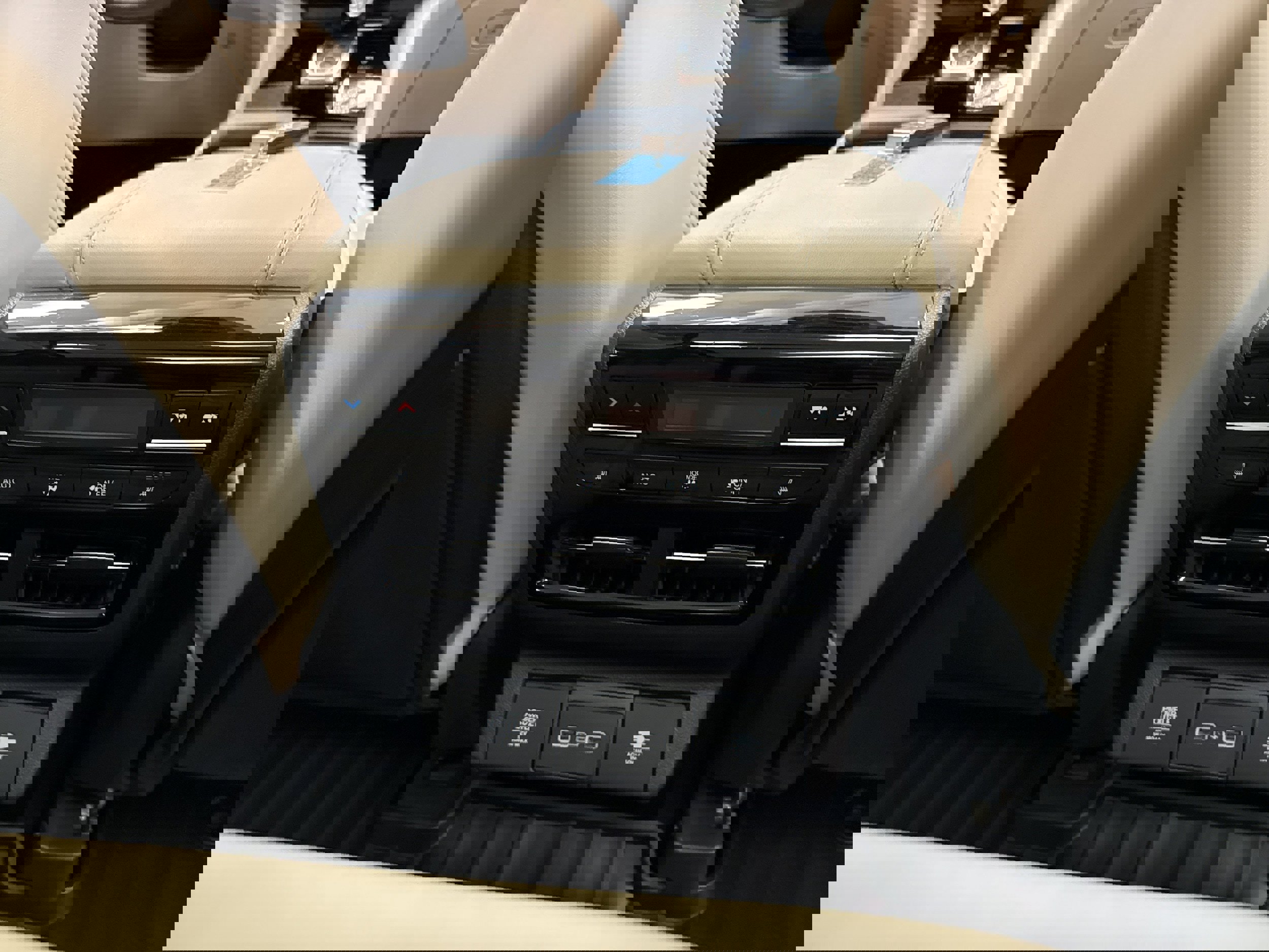 Used 2023 Acura MDX SH-AWD w/ Advance Package image 45