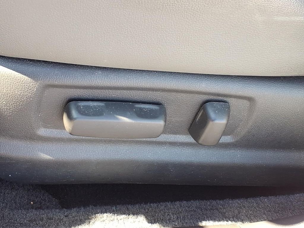 Used 2009 Hyundai Sonata Limited FWD image 17