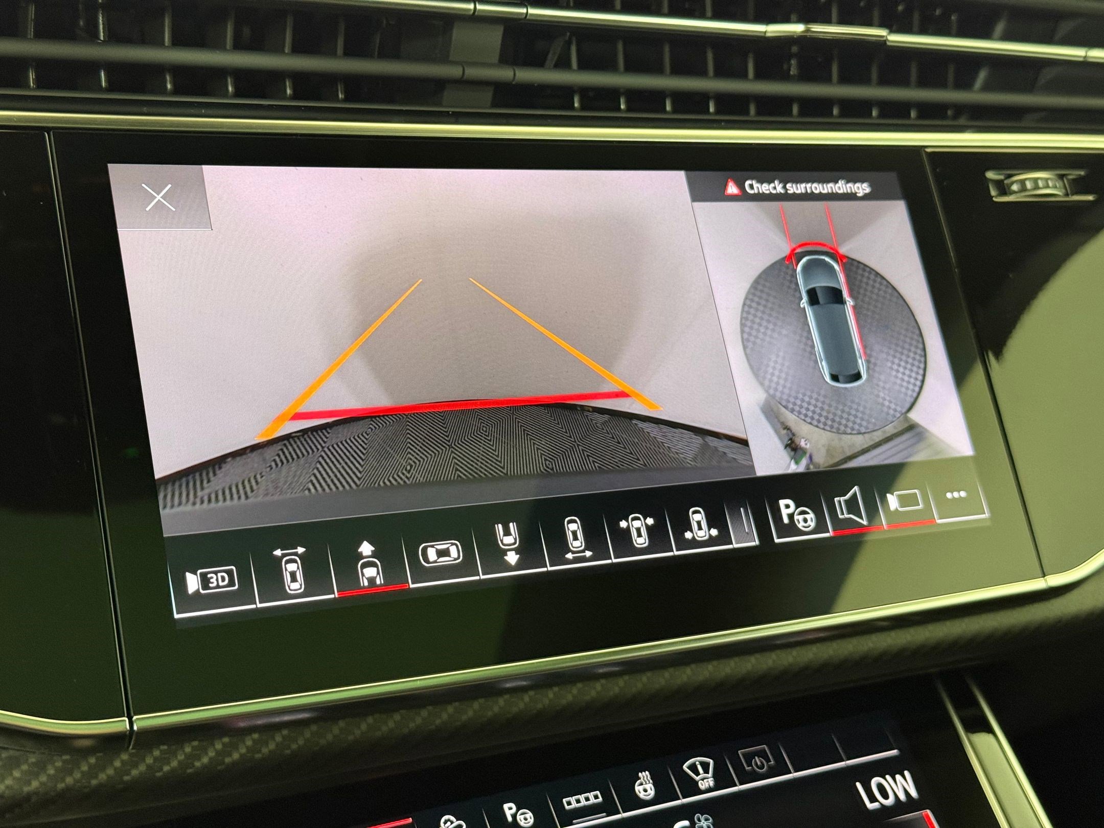 New 2026 Audi SQ8 Prestige image 24