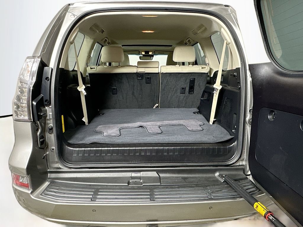 Used 2021 Lexus GX 460 Premium w/ Premium Package image 16