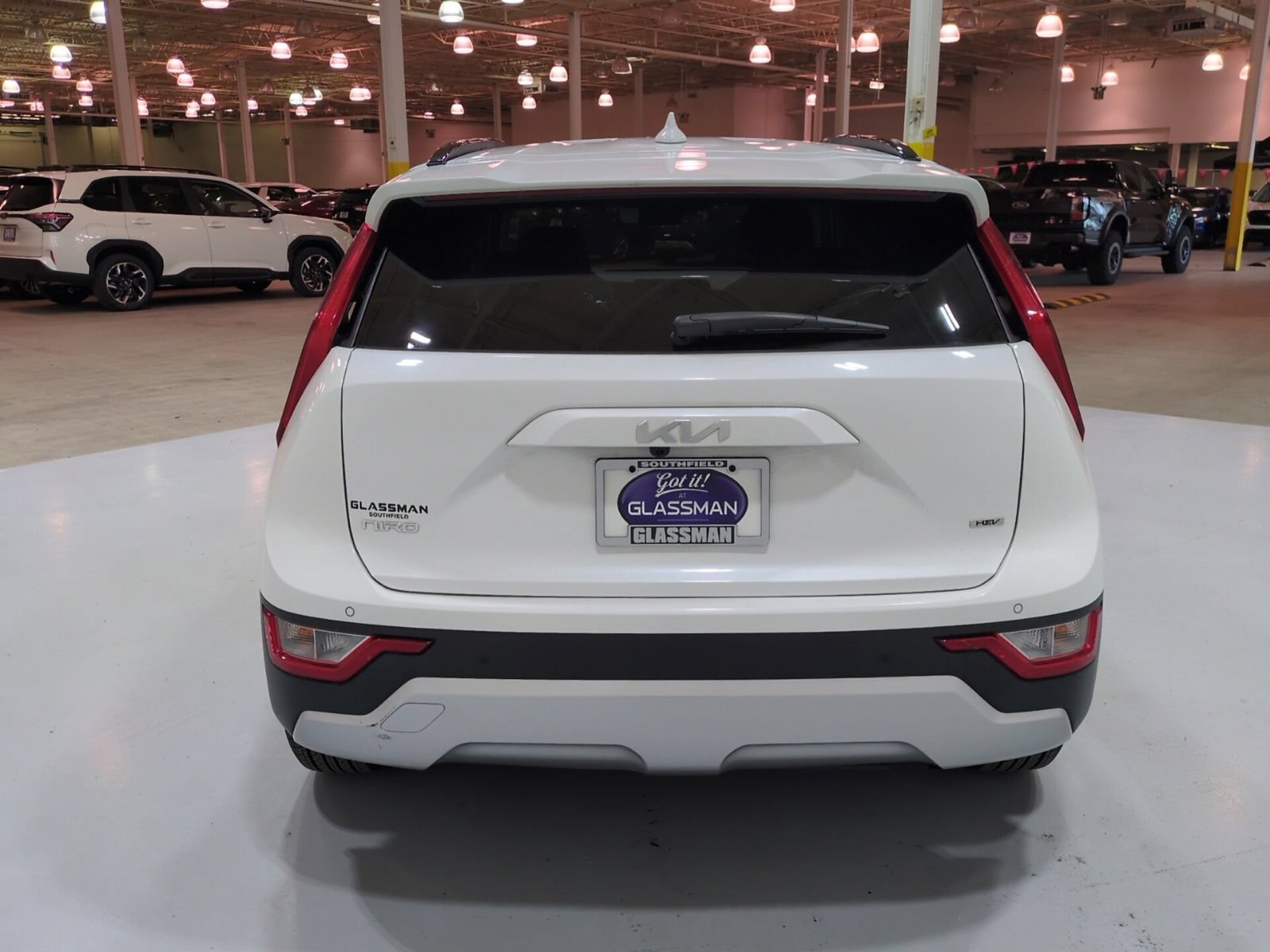 Certified 2024 Kia Niro EX FWD image 4