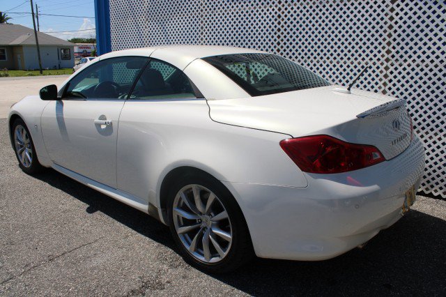 Used 2014 INFINITI Q60 Convertible w/ Premium Package RWD image 9
