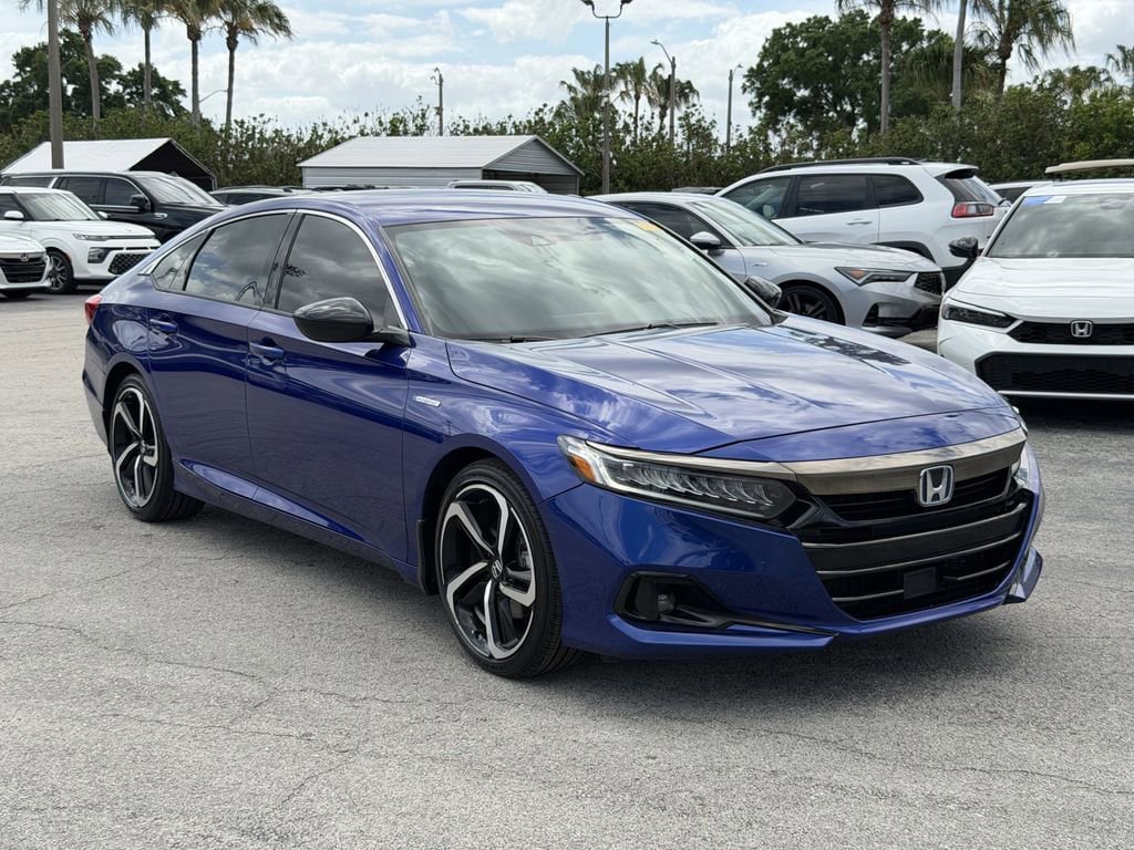 Used 2022 Honda Accord Sport image 2
