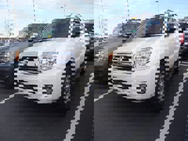 Used 2007 Toyota 4Runner SR5 image 1