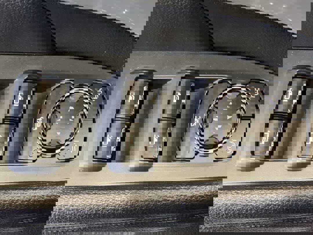 Used 2016 Ford Explorer XLT w/ Equipment Group 202A image 16