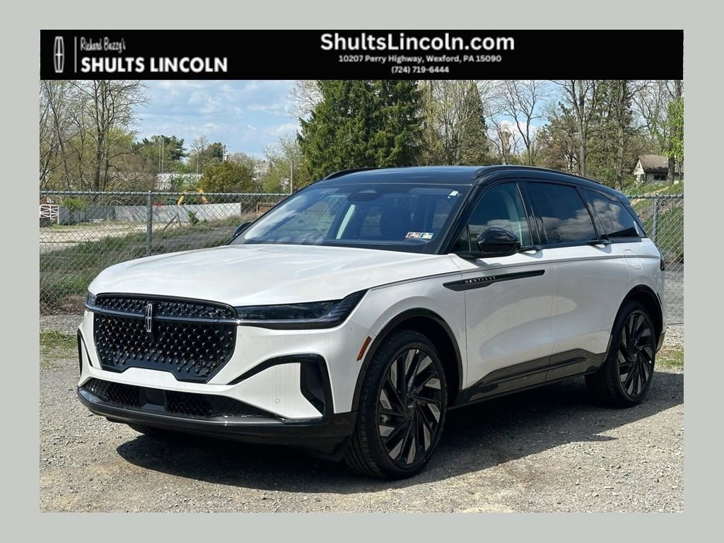 New 2026 Lincoln Nautilus Reserve w/ Jet Appearance Package AWD/4WD image 1