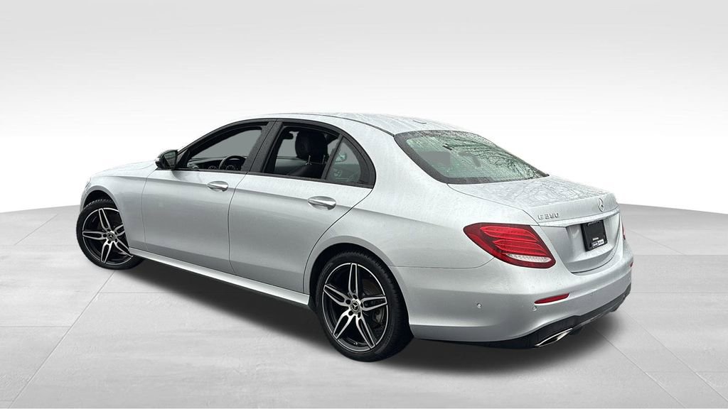 Used 2020 Mercedes-Benz E 350 4MATIC Sedan image 5
